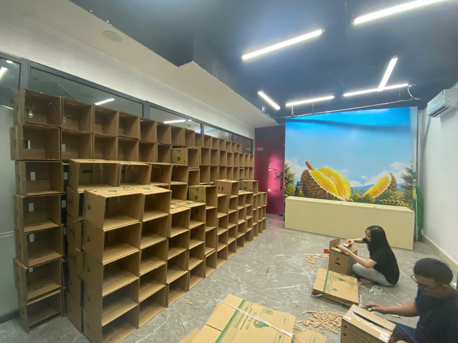 Kho vận hành và khu vực đóng gói của MVOT Fulfillment