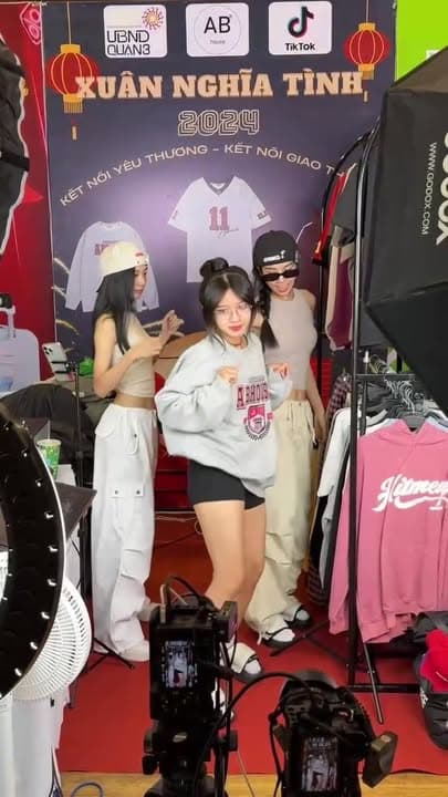 - THÔNG TIN TRUYỀN THÔNG CHIA SẺ VỀ SỰ KIỆN -
