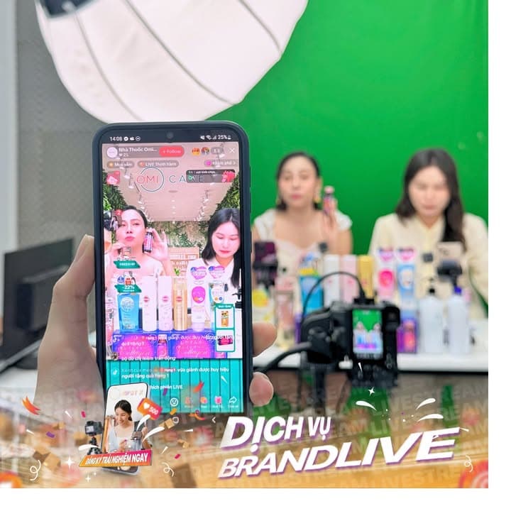 Livestream không còn là vấn đề của không gian! Vì bạn có thể livestream ở bất cứ đâu -  bất cứ không gian nào bạn muốn 🌎