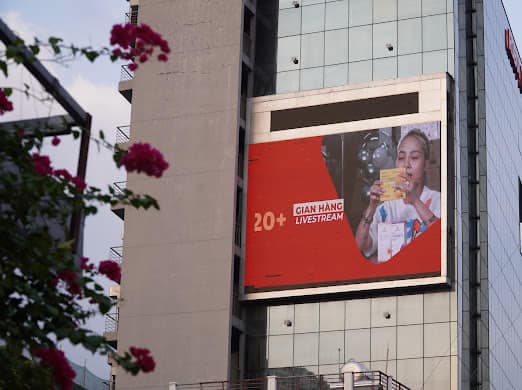 Chương trình Xuân Nghĩa Tình được tổ chức bởi UBND Quận 3 và Đơn vị đồng hành Tiktok và MVOT được đầu tư và chuẩn bị chu đáo.