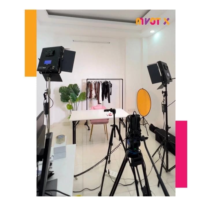 ⚡ GHÉ THĂM “NHÀ MÁY NGÀN ĐƠN” - HỆ THỐNG STUDIO GIÚP CÁC SELLER CỦA MVOT X ĐÓN "BÃO ĐƠN" MỖI NGÀY THÔNG QUA DỊCH VỤ LIVESTREAM