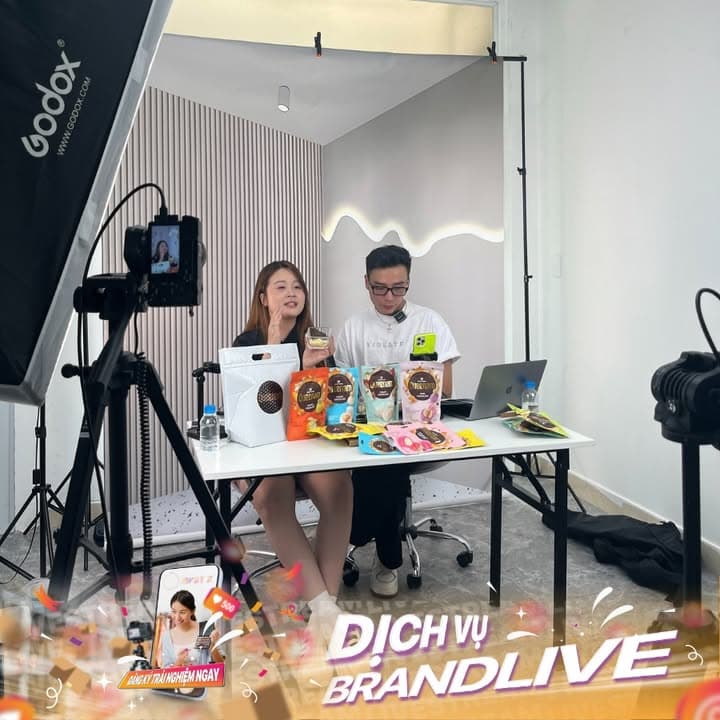 Mở bát 2025 cùng hơn 10 khách mới của BRANDLIVE🔥