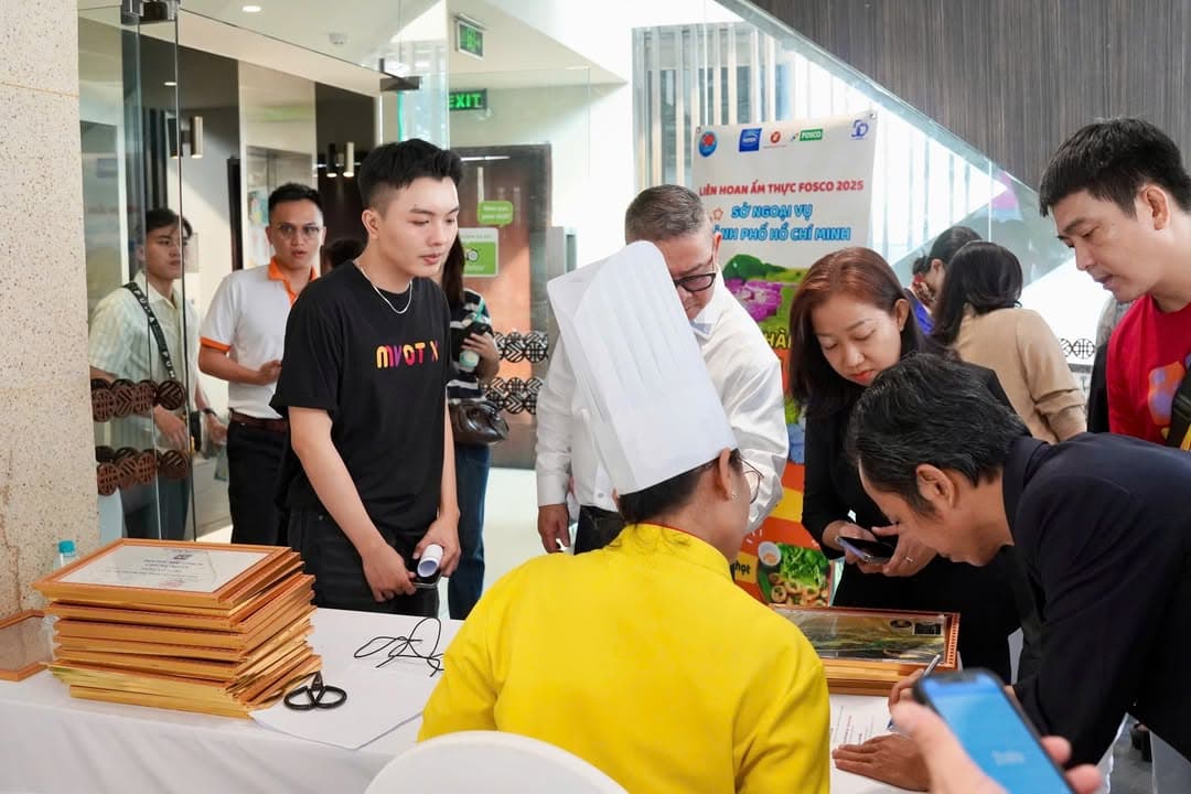 🎉 MVOT X tổ chức thành công Workshop FBA Action #2: “Xây dựng Thương hiệu cá nhân F&B trên TikTok Shop” vào sáng 02.08 tại Hoàng Yến Premier (TP.HCM), dưới sự chỉ đạo của Hiệp hội Ẩm thực TP.HCM (...
