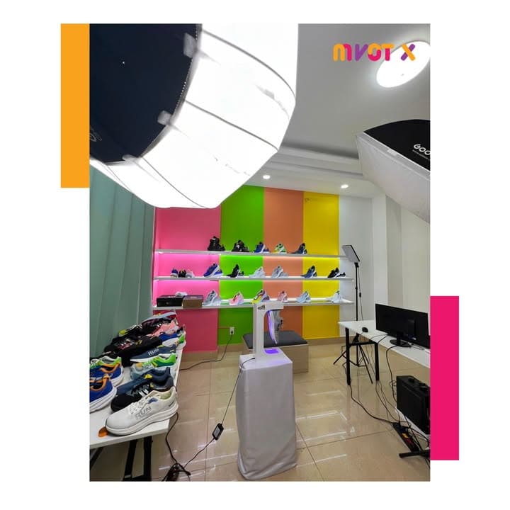 ⚡ GHÉ THĂM “NHÀ MÁY NGÀN ĐƠN” - HỆ THỐNG STUDIO GIÚP CÁC SELLER CỦA MVOT X ĐÓN "BÃO ĐƠN" MỖI NGÀY THÔNG QUA DỊCH VỤ LIVESTREAM