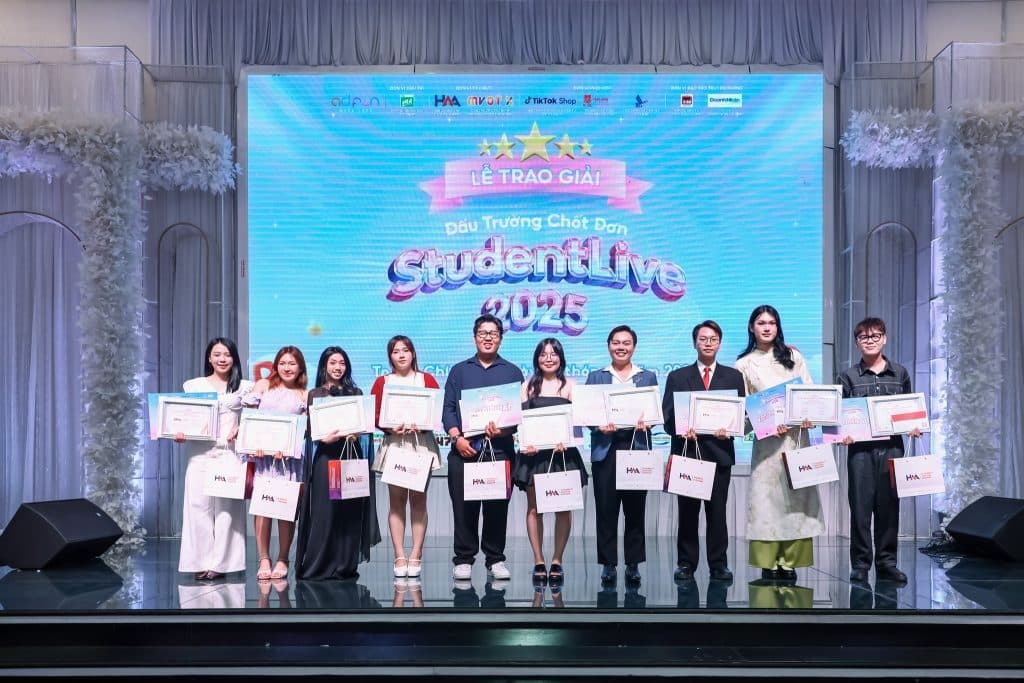 Memorable Moments at the Award Ceremony “Đấu Trường Chốt Đơn – Student Live 2025”